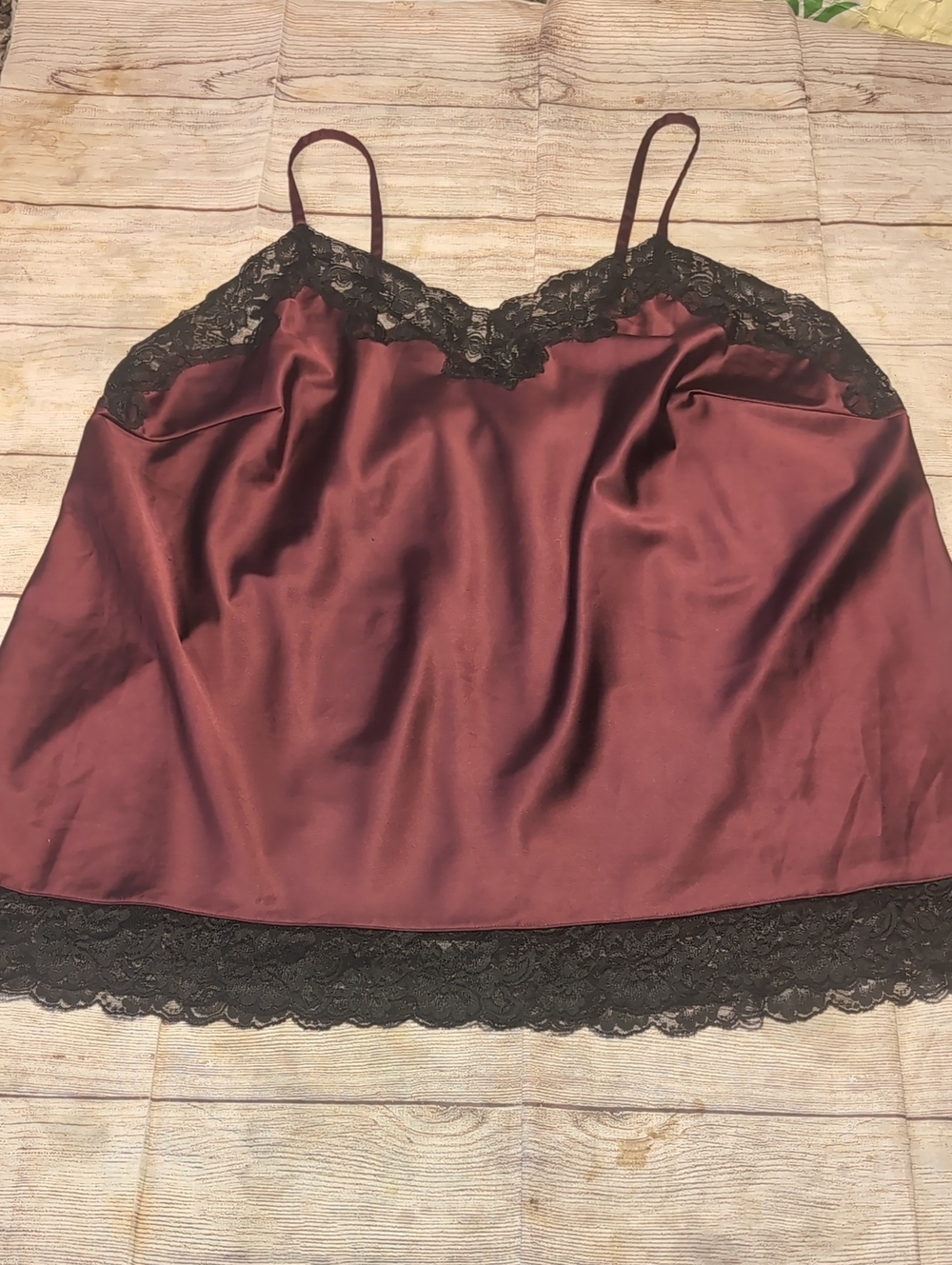 Cacique Women's Burgundy With Black Lace Satin Like Cami Size 22/24
